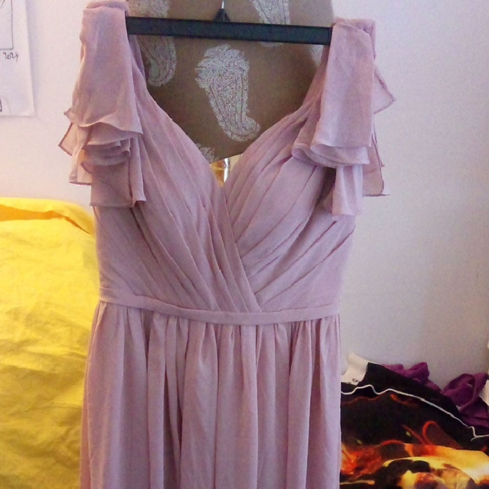 Elegant Mauve Ruffle Sleeve Dress